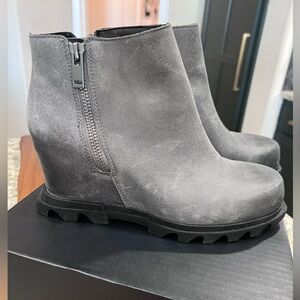 Sorel Joan of Arctic Wedge III Zip Boots